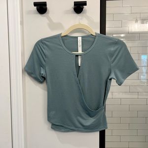 NWOT Lululemon top